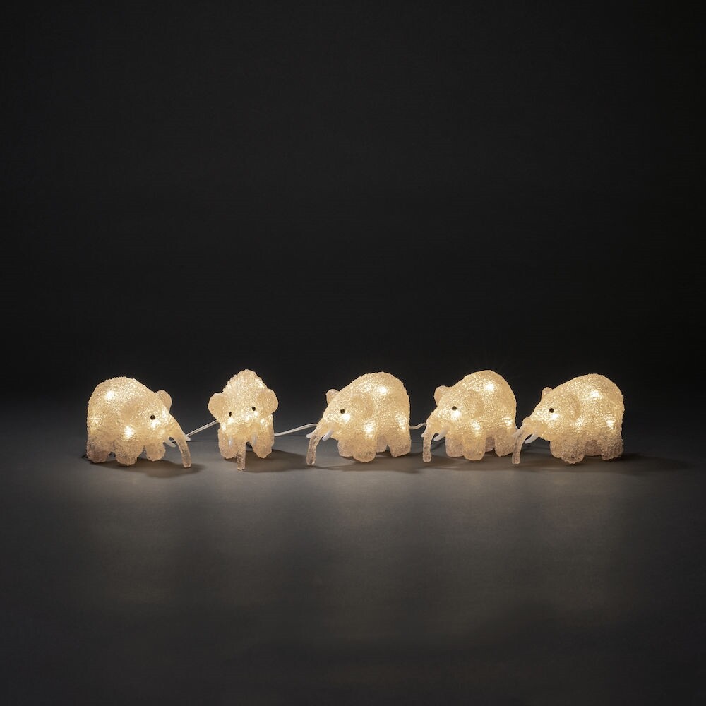 Bezaubernde LED Leuchtfiguren von Konstsmide in Form von fünf Elefanten mit warmweißen Dioden