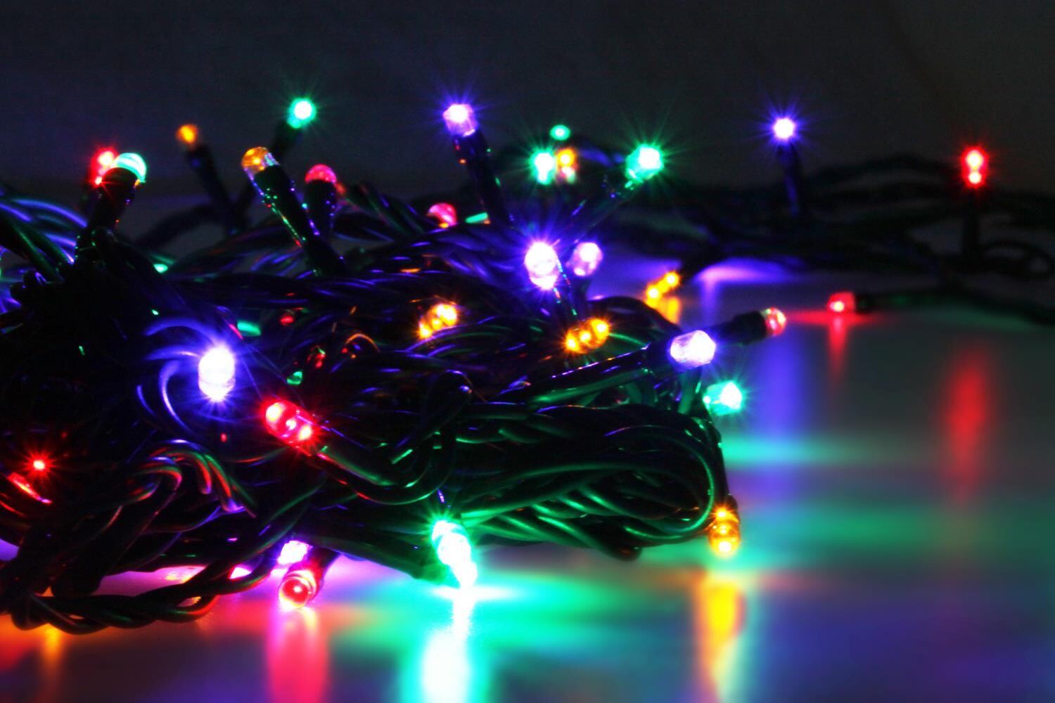 LED Lichterkette RGB mit 100 LEDs von LED Universum - schöne, dekorative Beleuchtung für Innenräume