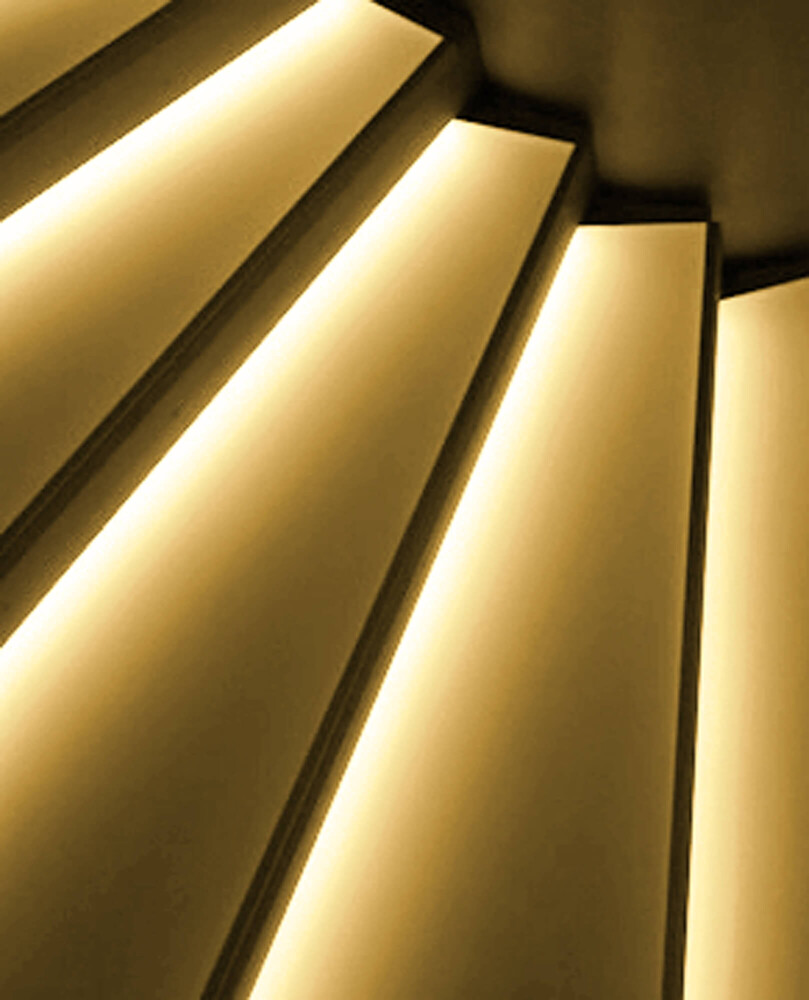 Hochwertiger LED Streifen von LED Universum für effiziente und angenehme Treppenbeleuchtung