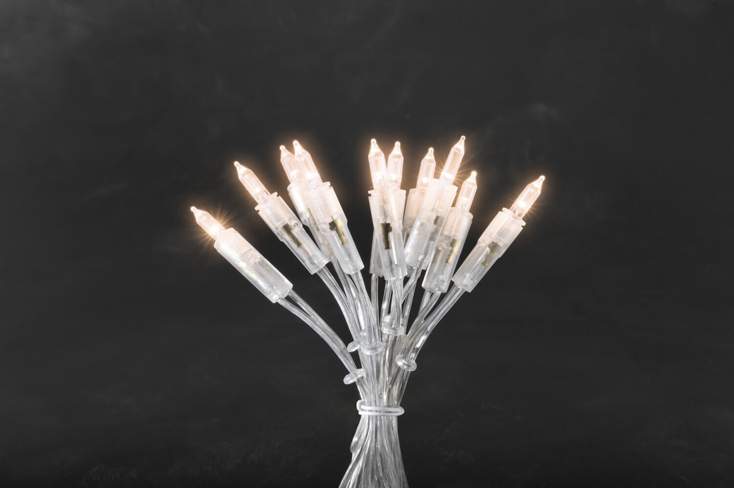 Faszinierende Lichterkette mit warm weißen Dioden von Konstsmide