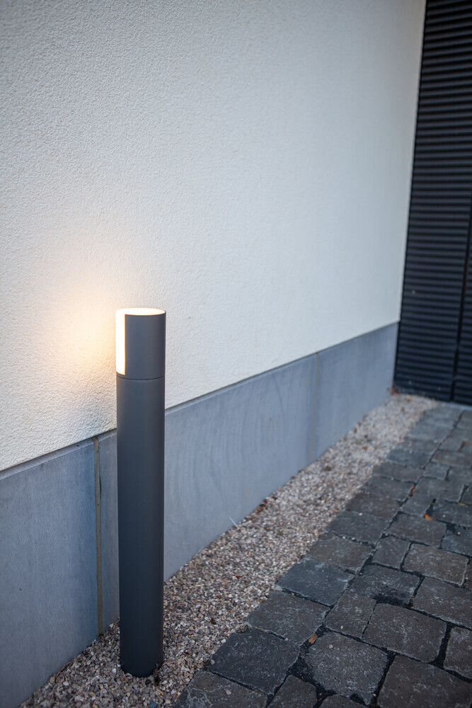 Stilvolle LED Wegeleuchte CYRA von der Marke ECO-LIGHT im Einsatz