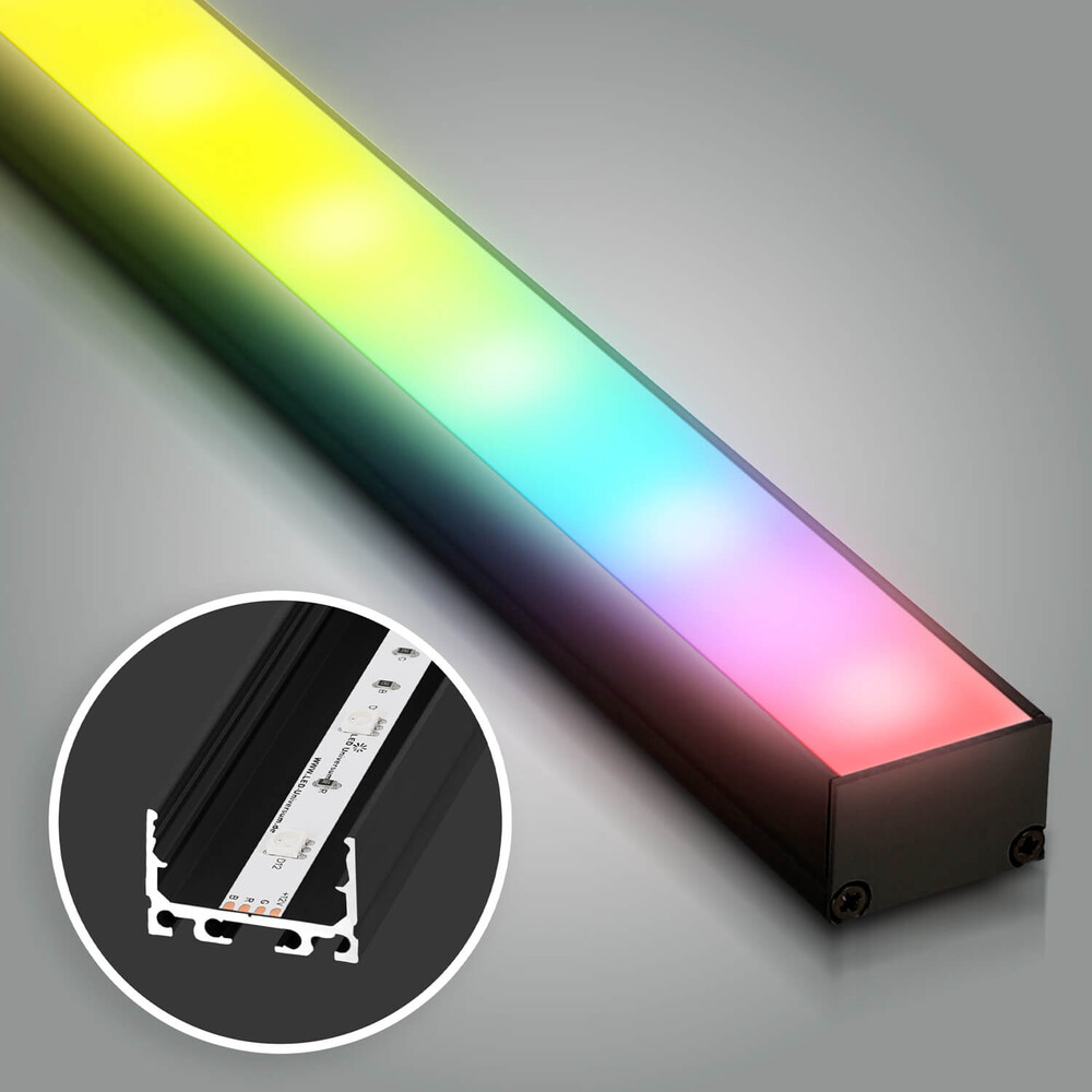 ansprechende RGB LED Leiste von LED Universum in klassischer Schwarz-Optik