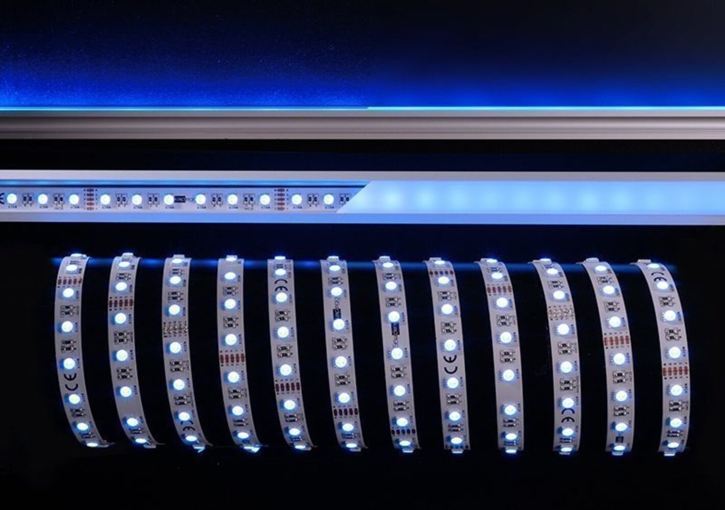 Hochwertiger, flexibler LED-Streifen von Deko-Light in strahlendem 6200K Weiß