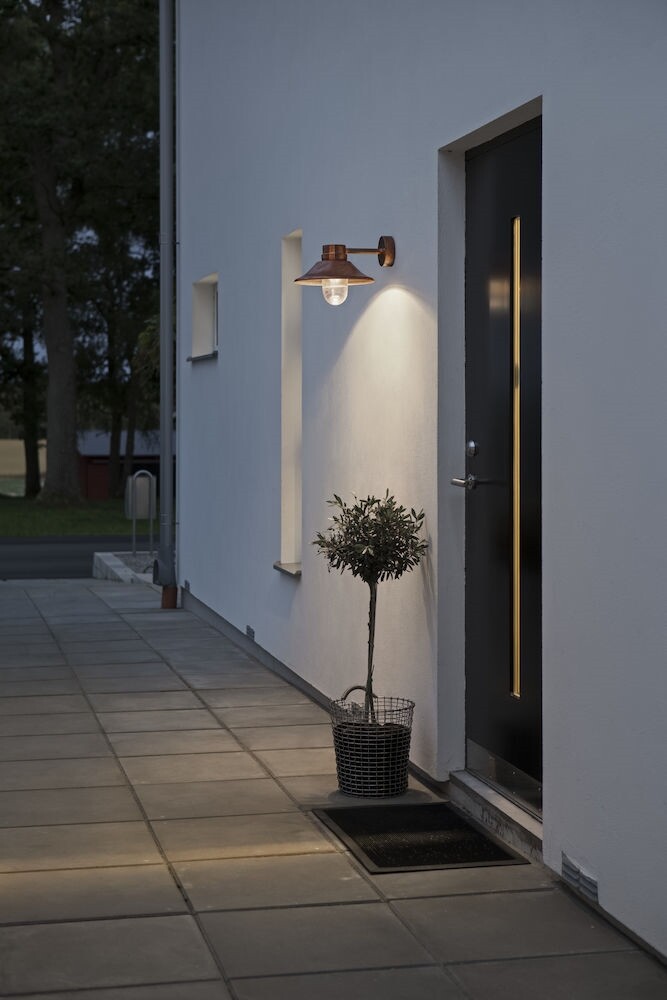 Stilvolle Konstsmide Außenwandleuchte in Kupfer mit LED-Beleuchtung