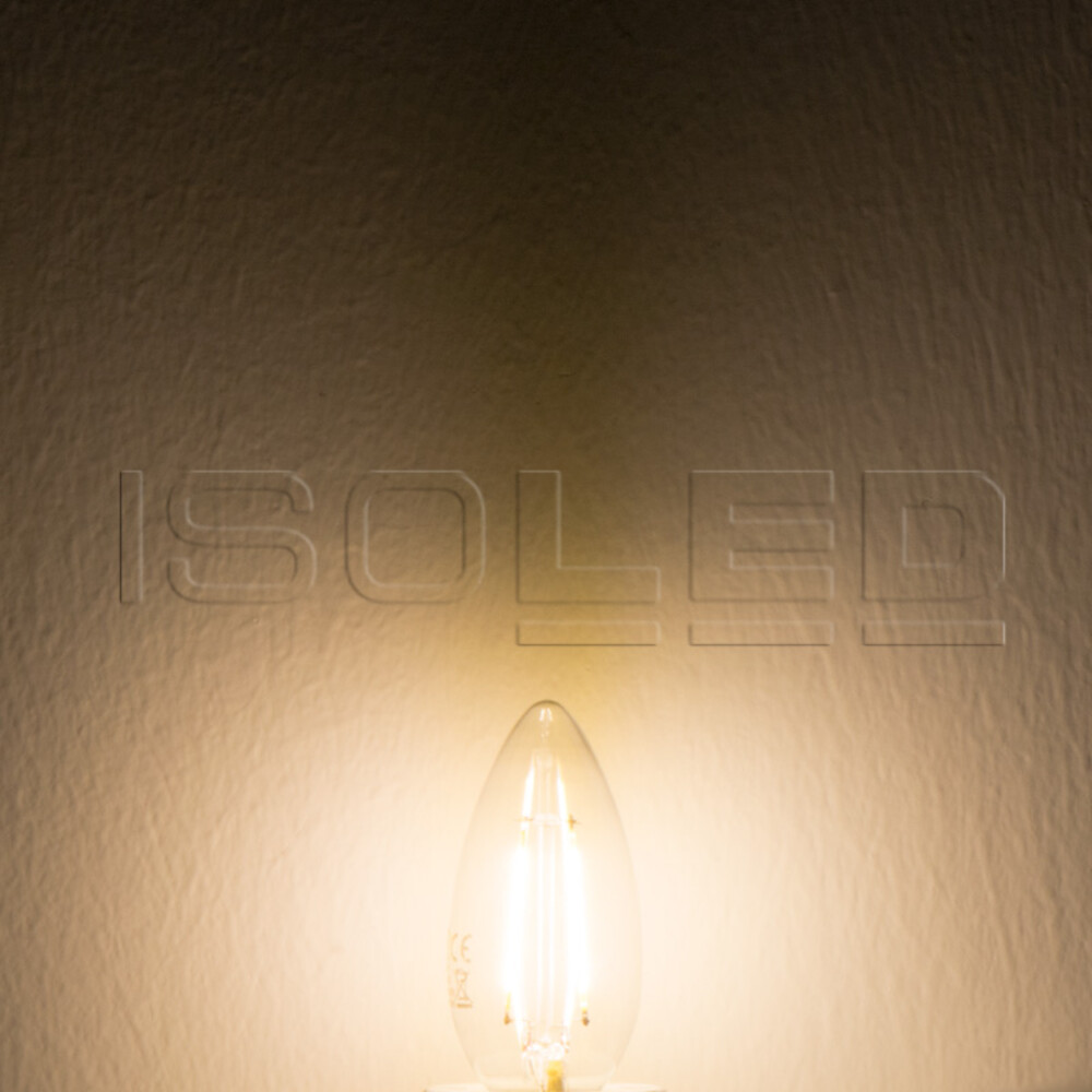 Eine dimmbare, warmweiße Isoled LED-Kerze, die klar und leuchtend ist