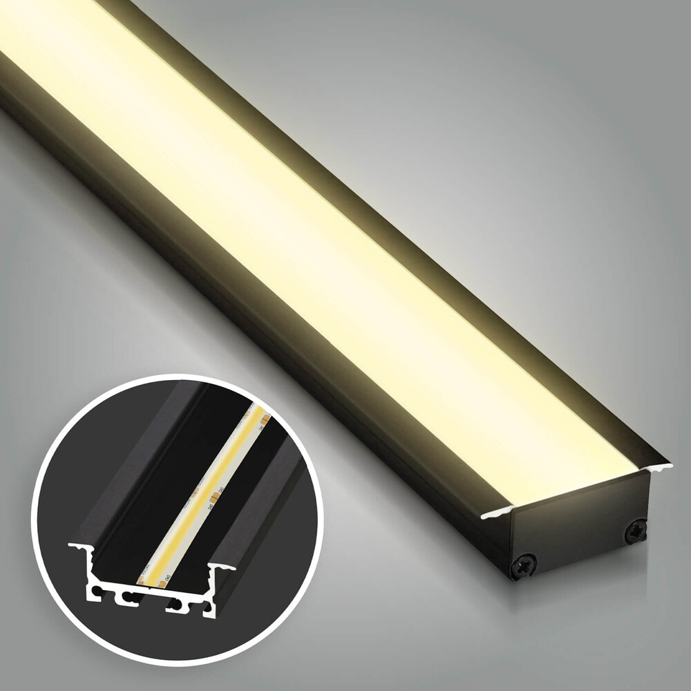 Hochwertige, warmweiße Premium LED Leiste von LED Universum, breit eingebaut in elegantem schwarz