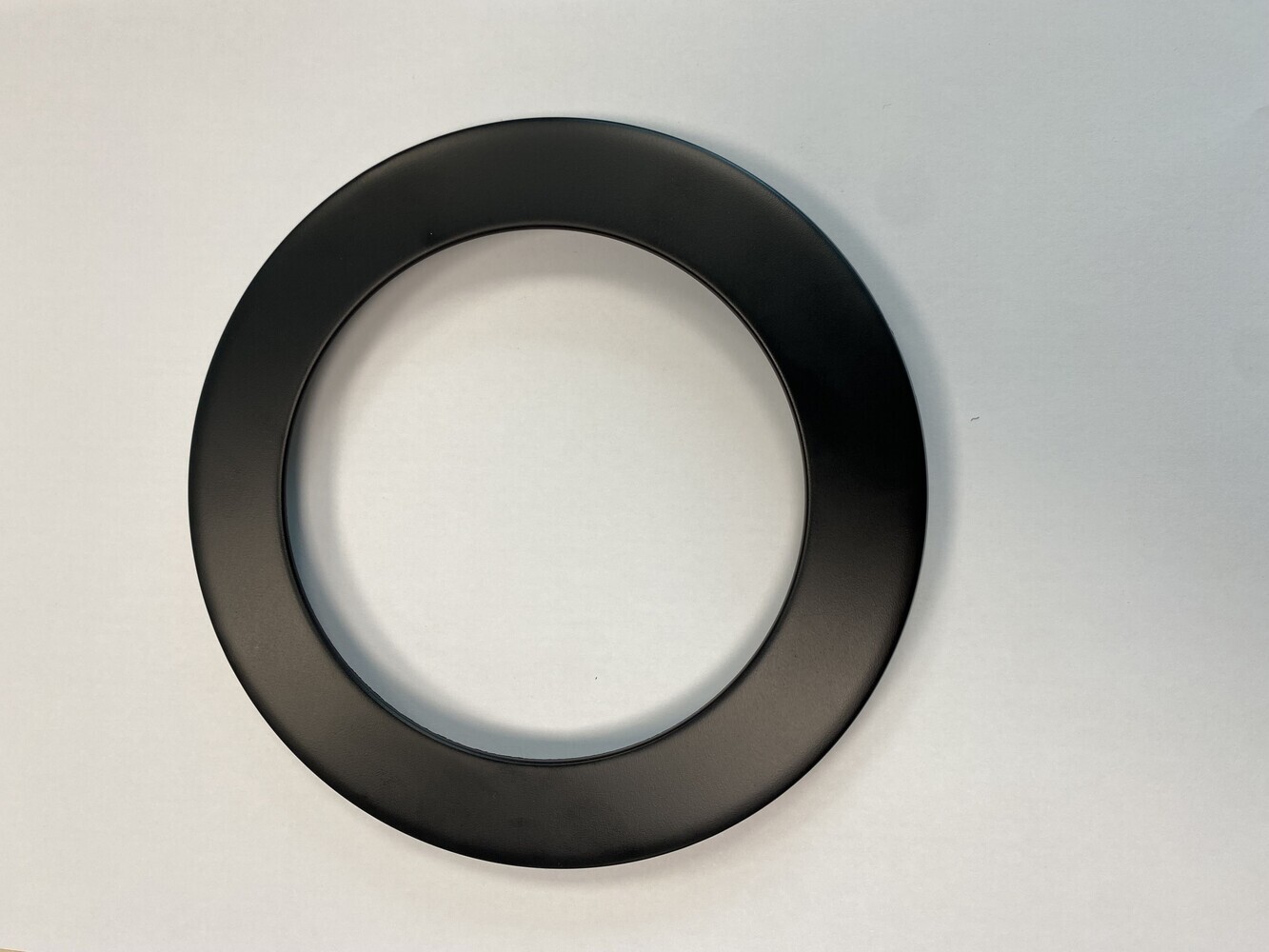 Elegantes schwarzes Zubehör von Deko-Light für eine Deckeneinbauleuchte