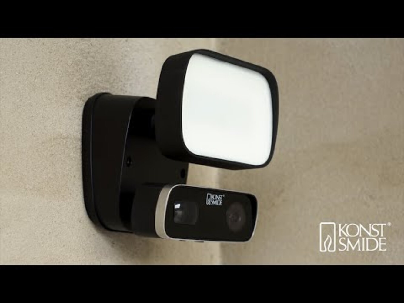 Moderne Überwachungskamera der Marke Konstsmide mit integriertem Lautsprecher und Mikrofon sowie Wifi-Funktion
