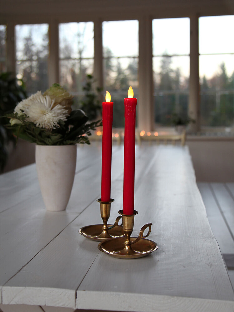 Hochwertige, lange LED Kerzen in Rot von Star Trading im 2er Set mit oberem Schalter