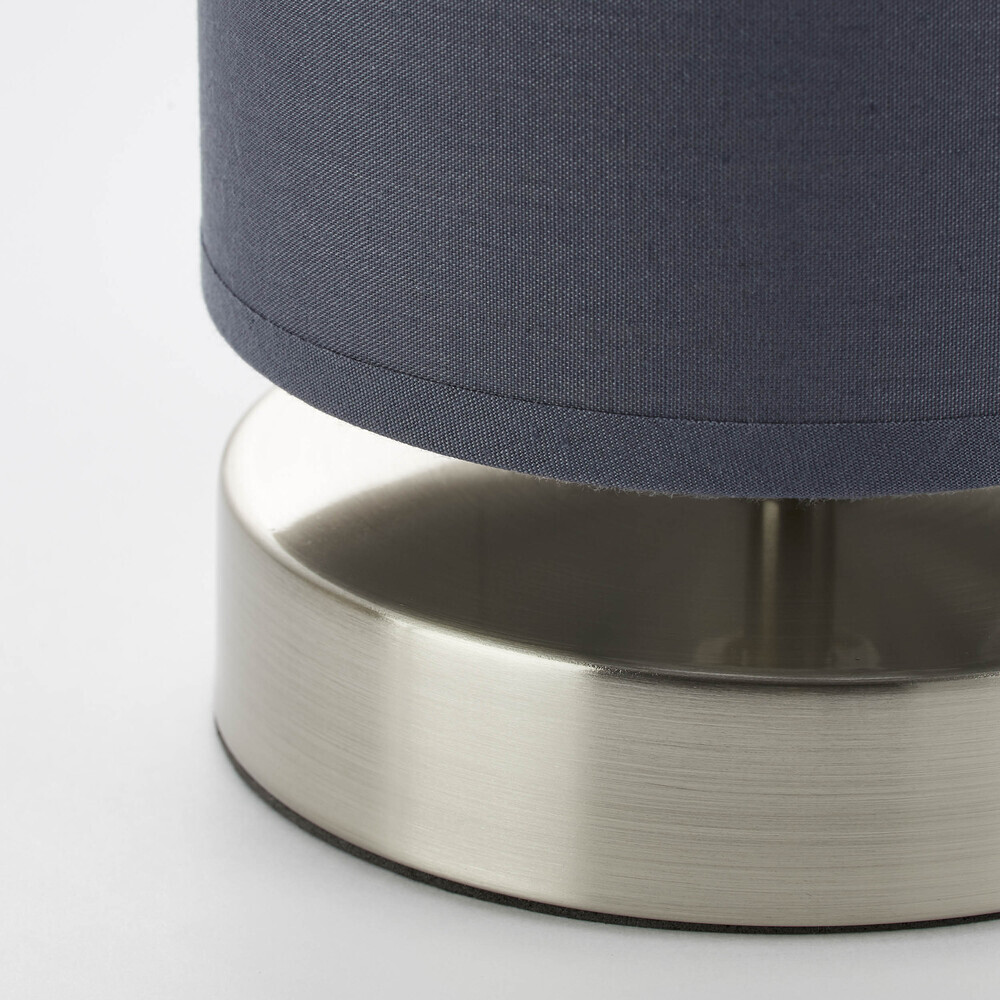 Stilvolle Tischleuchte in eisen grau Farbe von der Marke Brilliant
