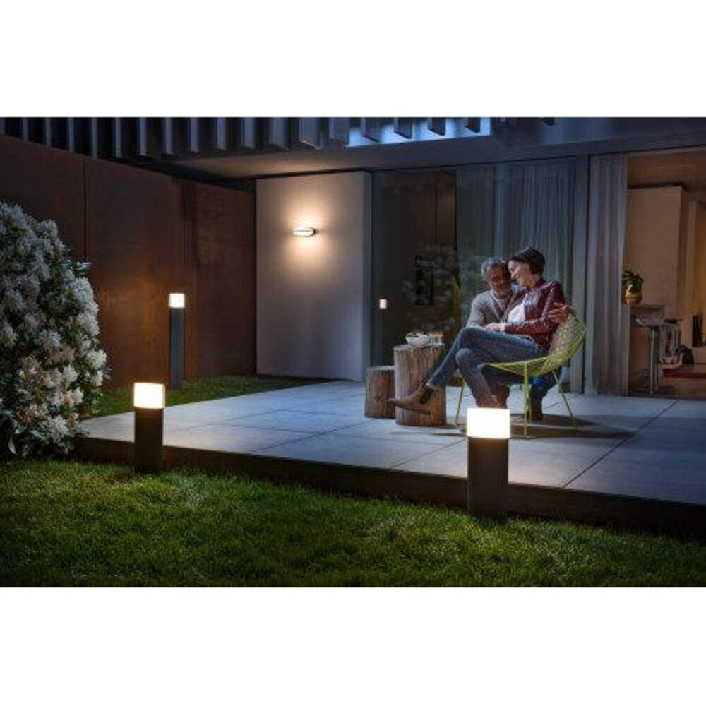 Stilvolle LEDVANCE Außenwandleuchte mit modernem elliptischen Design und warmer Lichttemperatur von 3000 K