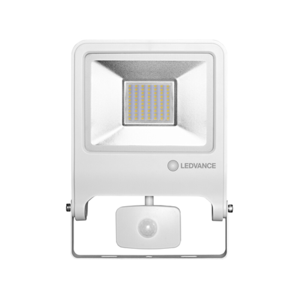 Hochwertiger LEDVANCE Außenstrahler mit warmweißer Beleuchtung und effizientem Sensor