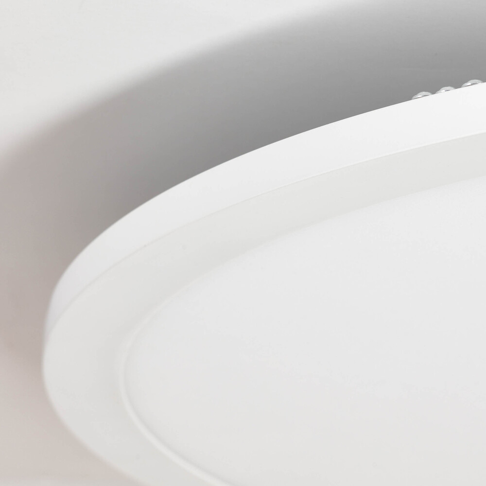 Modernes LED-Panel in strahlendem Weiß von der Marke Brilliant