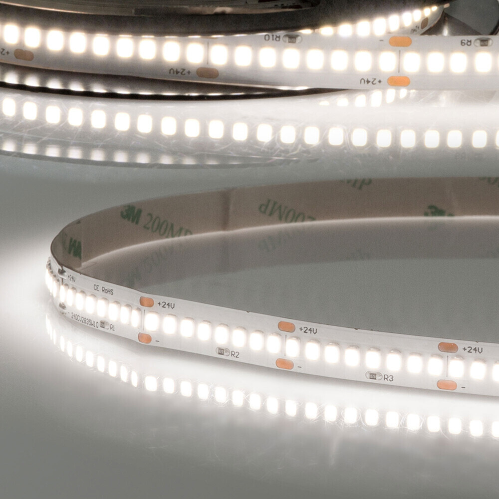 Hochqualitativer LED Streifen von Isoled mit intensiver Helligkeit und angenehmer Lichtfarbe