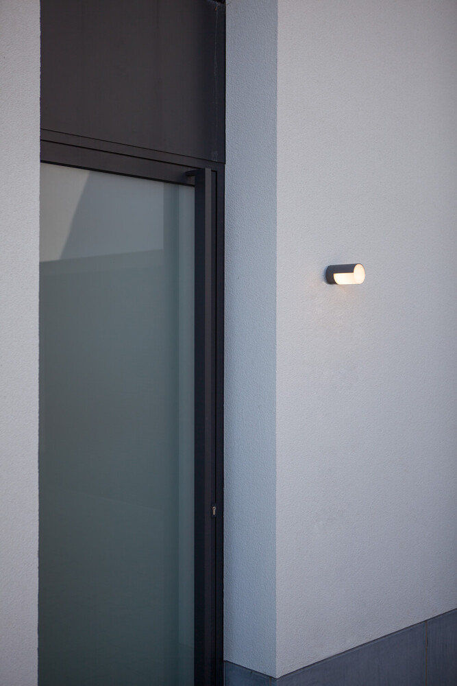 Modern gestaltete Außenwandleuchte Cyra von ECO-LIGHT im schicken LED-Design