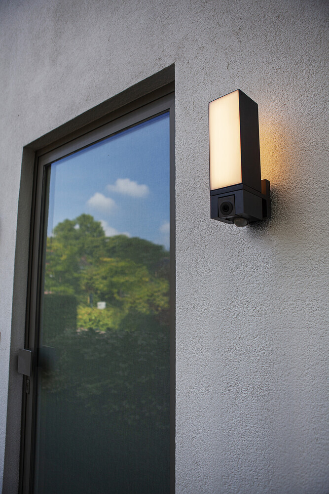 Hochwertige ECO-LIGHT Außenwandleuchte mit LED Kamera feature in modernem Design