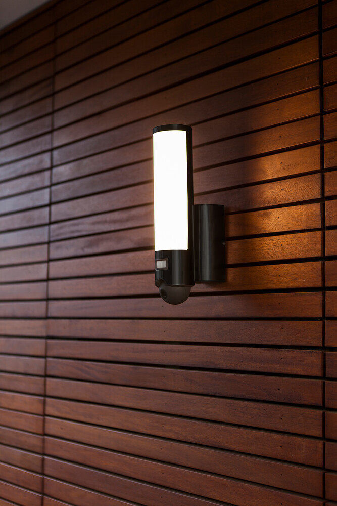 Hochwertige, modern gestaltete ECO-LIGHT Außenwandleuchte mit LED Kameratechnologie
