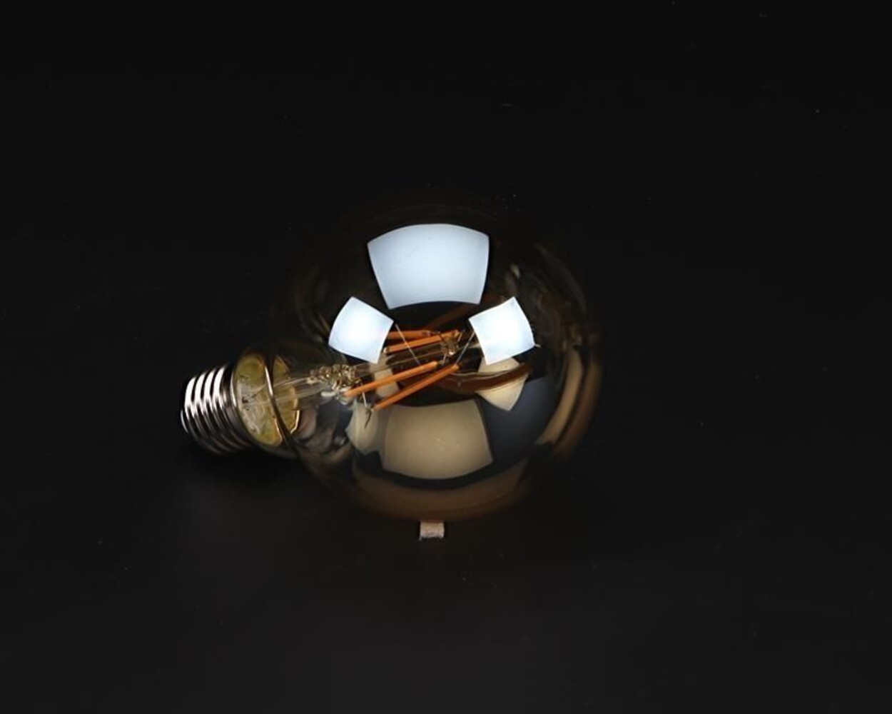 Stylishes Filament Leuchtmittel von der Marke Deko-Light