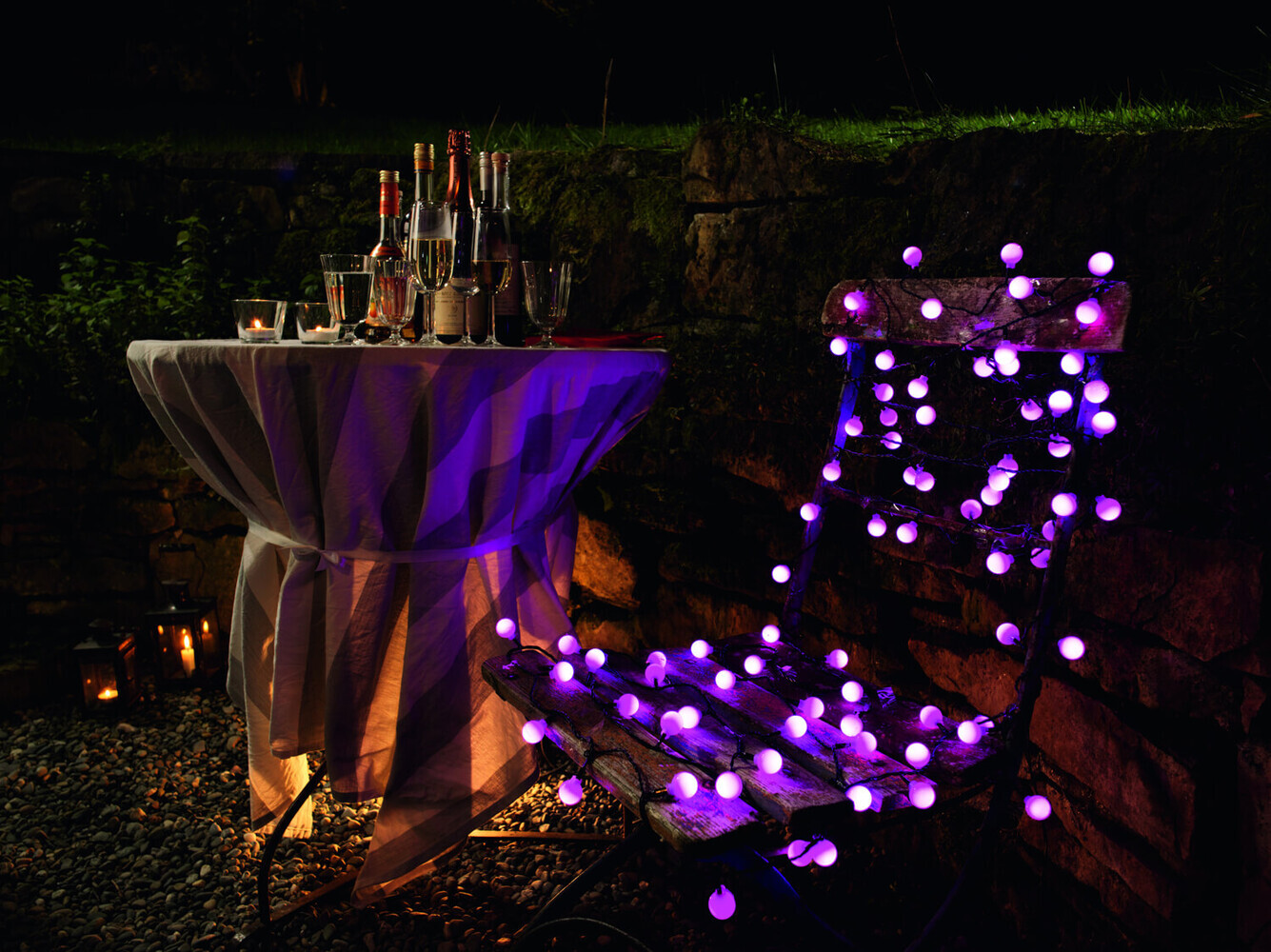 Strahlende LED Globelichterkette von Konstsmide mit beeindruckendem RGB Farbwechsel