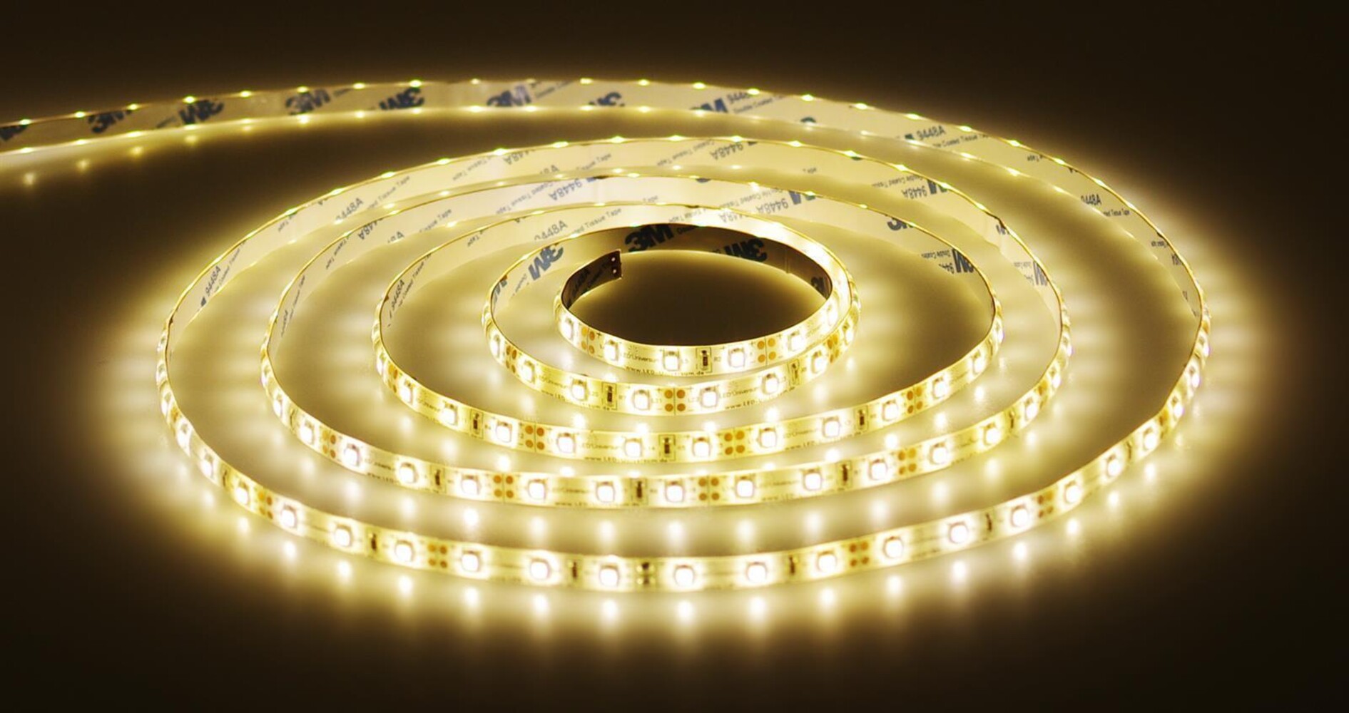hochwertiger, warmweißer LED Streifen mit 60 LED m 3528 Funk SET von LED Universum