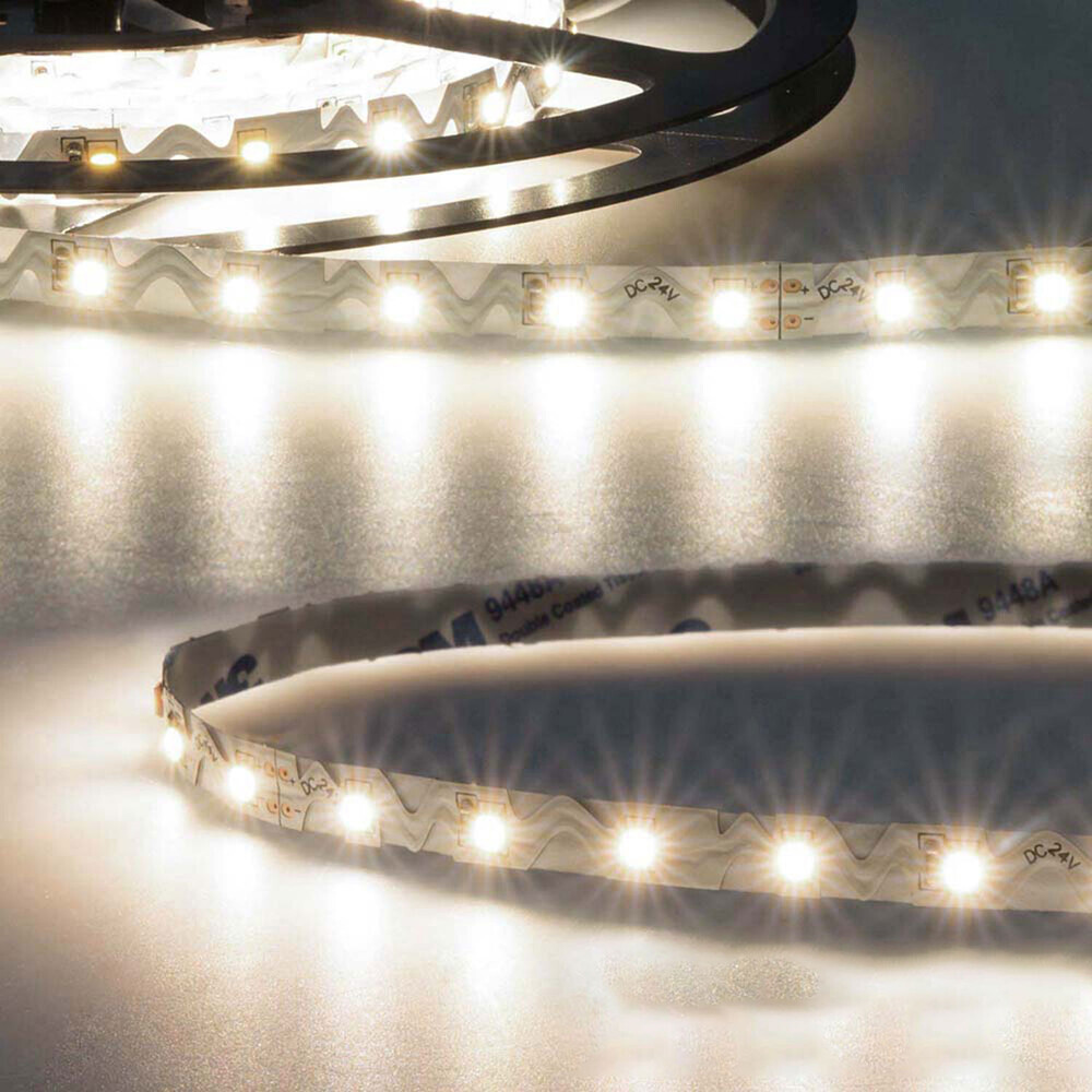 LED Streifen in neutralweiß von Isoled, perfekt für Winkel und Ecken