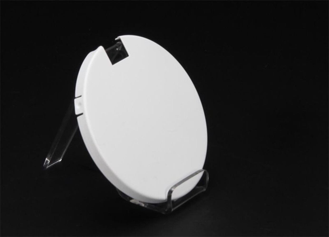 Charmante Abdeckung von Deko-Light, erhältlich in schlichtem Weiß und ideal für die Serie Uni II Max.