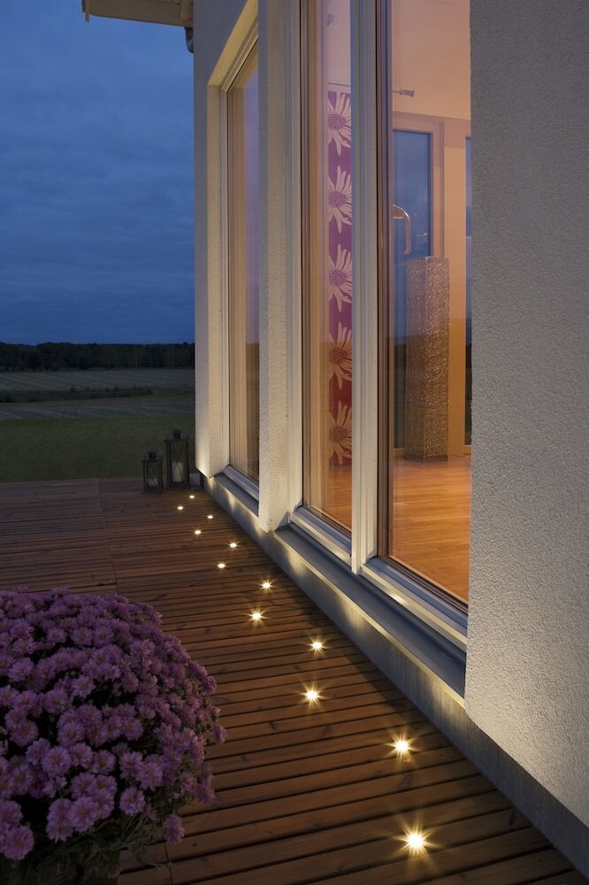 Stilvoller und eleganter Mini LED Bodeneinbaustrahler von Konstsmide, der jedem Raum eine charmante Atmosphäre verleiht