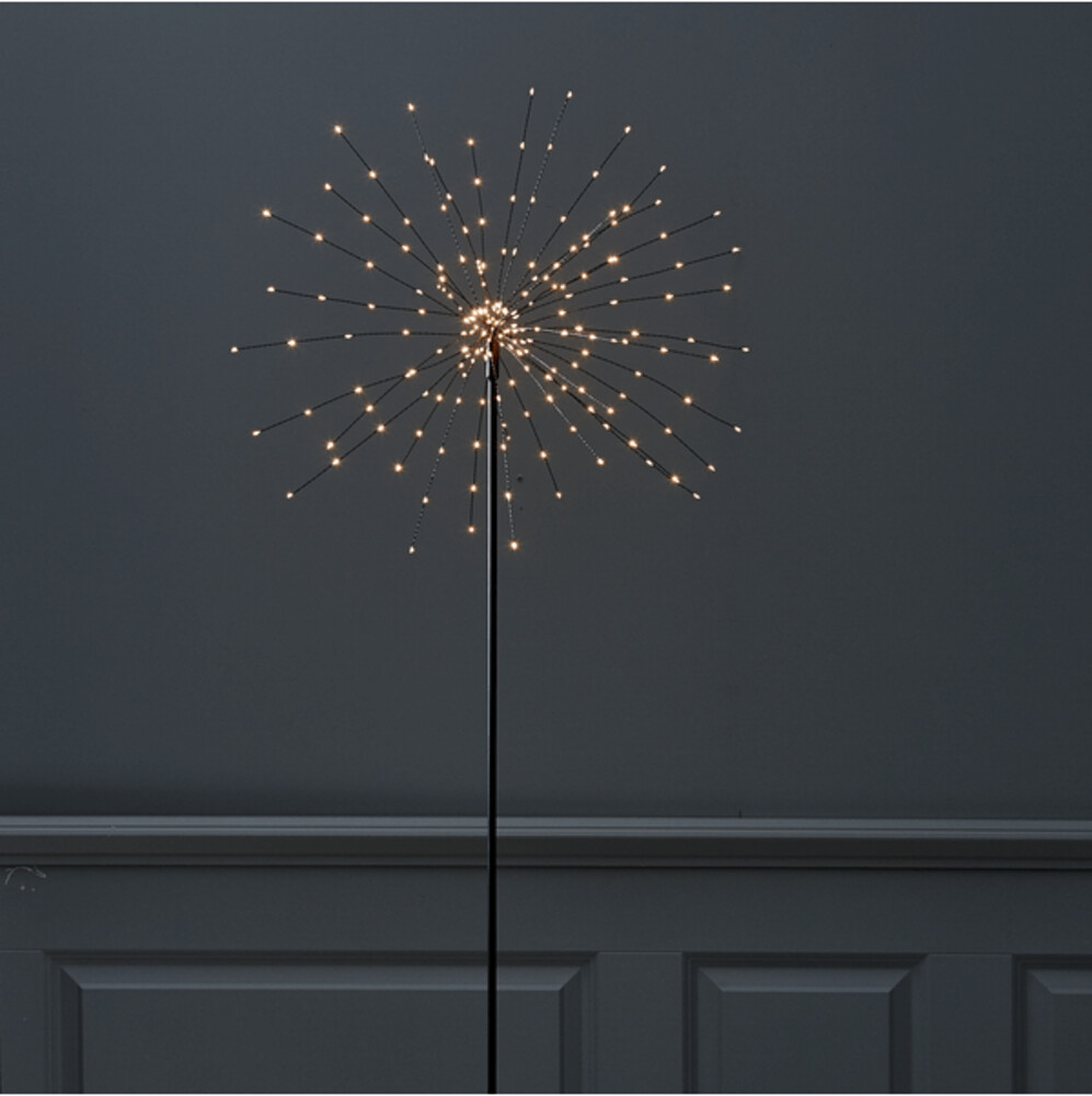 Eindrucksvoller 3D LED Standstern Firework von Star Trading mit 200 warmweißen LEDs, schwarzes Metallgehäuse, Abmessungen ca. 130x47 cm