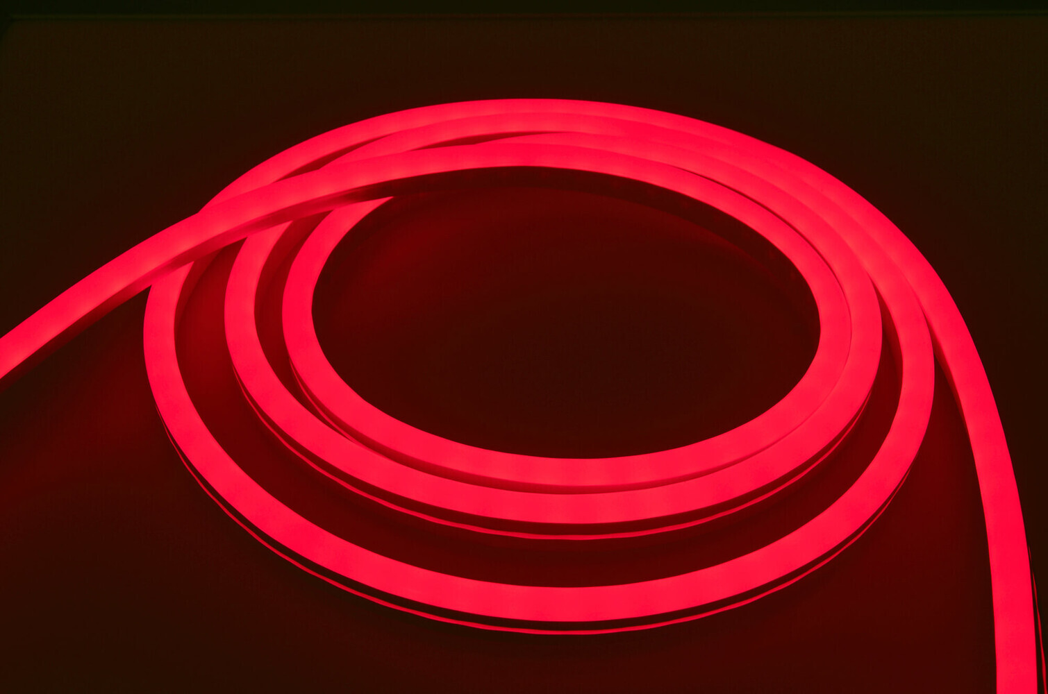 Hochwertiger, professioneller LED Streifen von LED Universum mit lebhaften RGB Farben