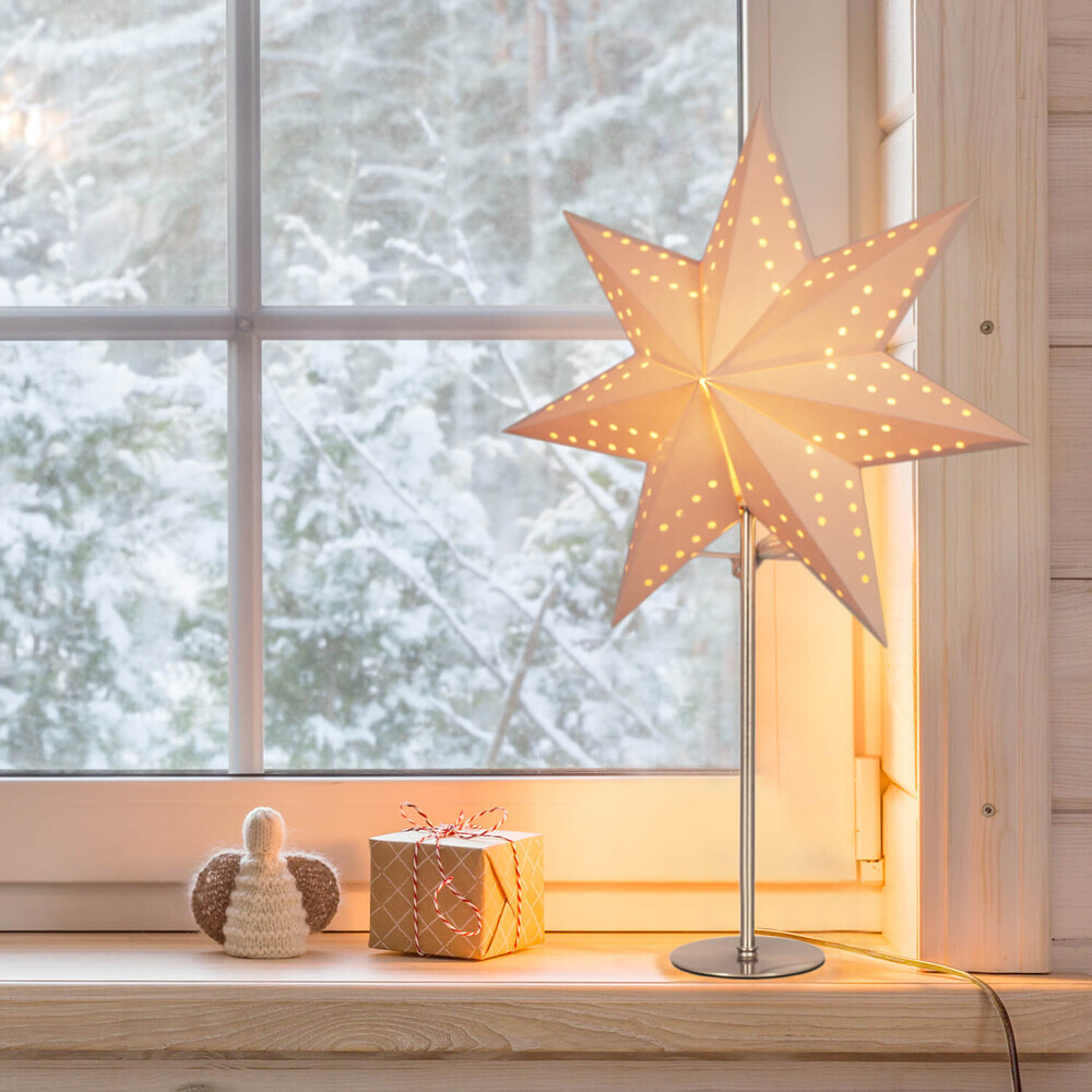 Ausdrucksvolle Stehlampe von Star Trading mit elegantem creme-farbigen Papier-Metall-Gehäuse