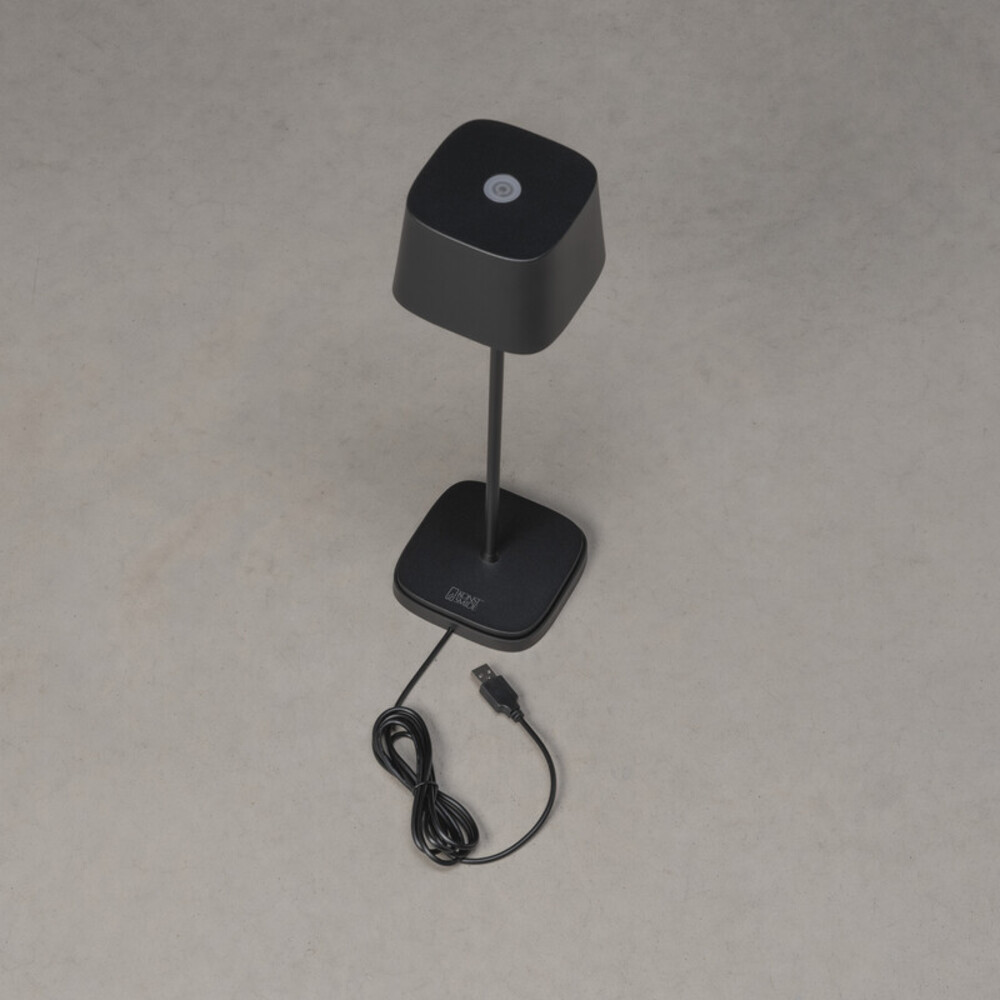 Stilvolle schwarze USB Tischleuchte von Konstsmide mit dimmbarer LED und variabler Farbtemperatur