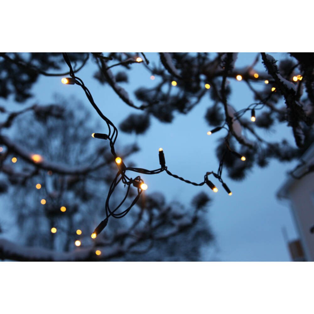 Warmweiße LED-Lichterketten im Outdoor-Einsatz von Star Trading