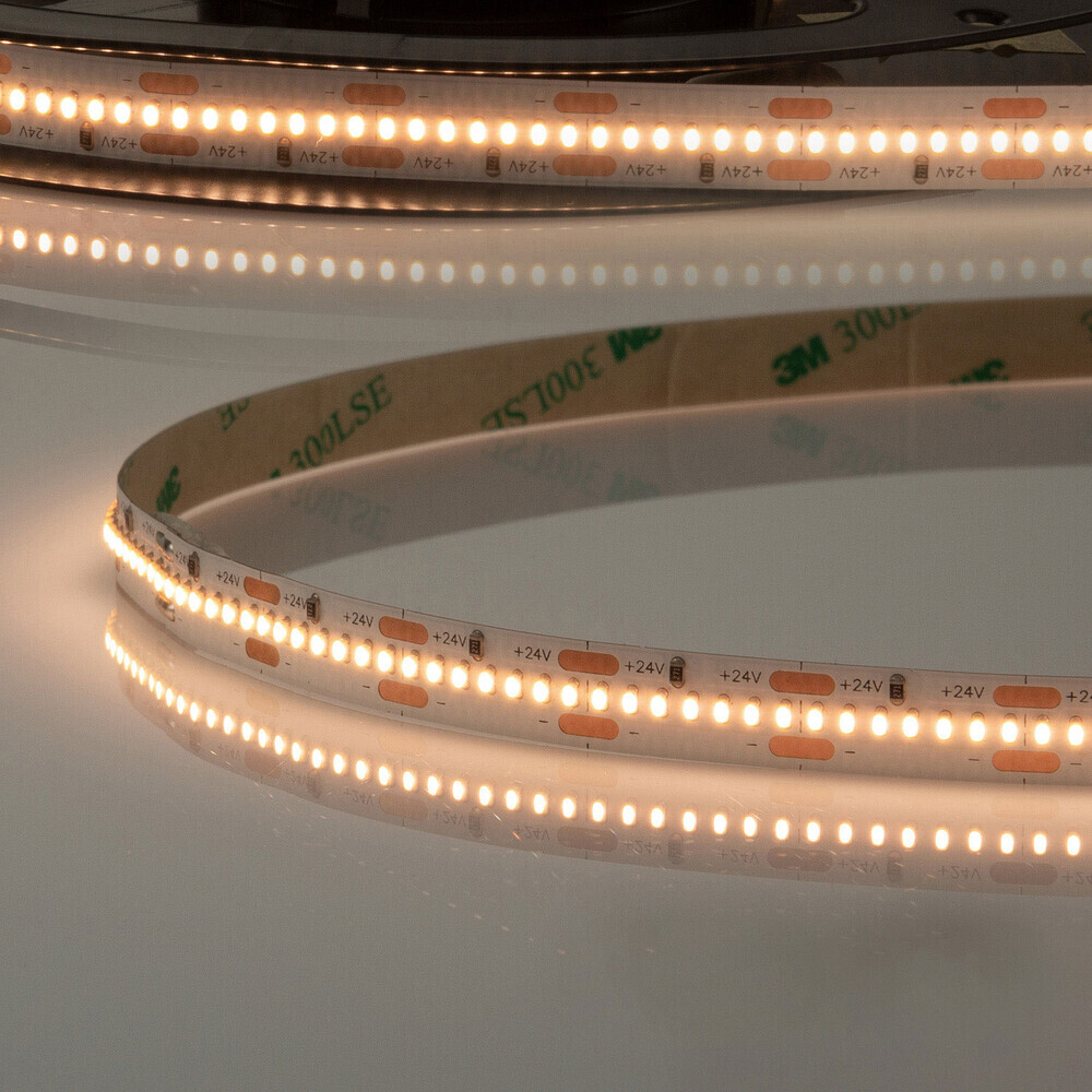 Hochwertiger LED Streifen von Isoled in warmweiß mit hervorragender Farbwiedergabe
