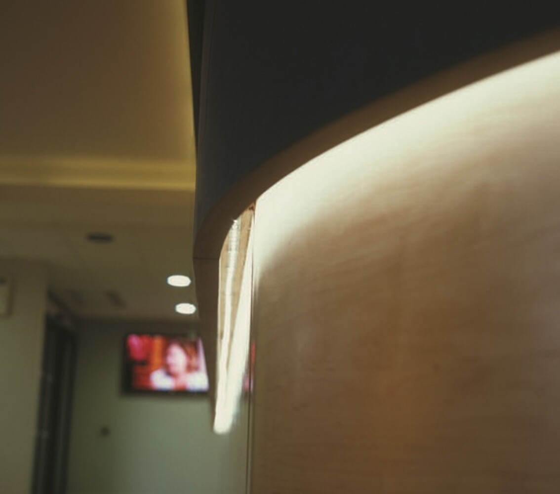 Hochwertiger LED Streifen von LED Universum mit smart Home Funktionen in ansprechendem warmweiß
