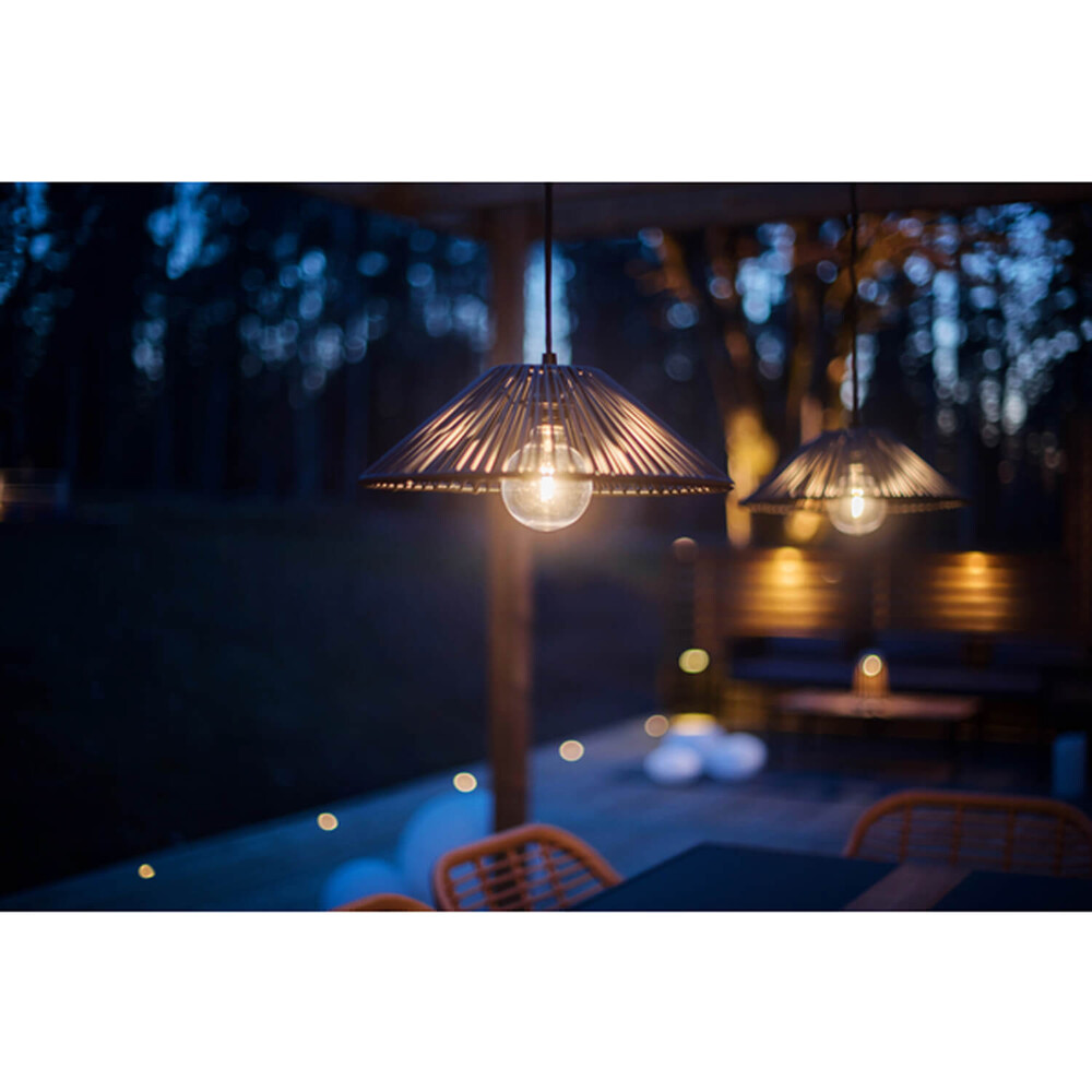 Eleganter schwarz-farbiger Lampenschirm von Star Trading, speziell für E27 ausgelegt und geeignet für den Outdoor-Einsatz