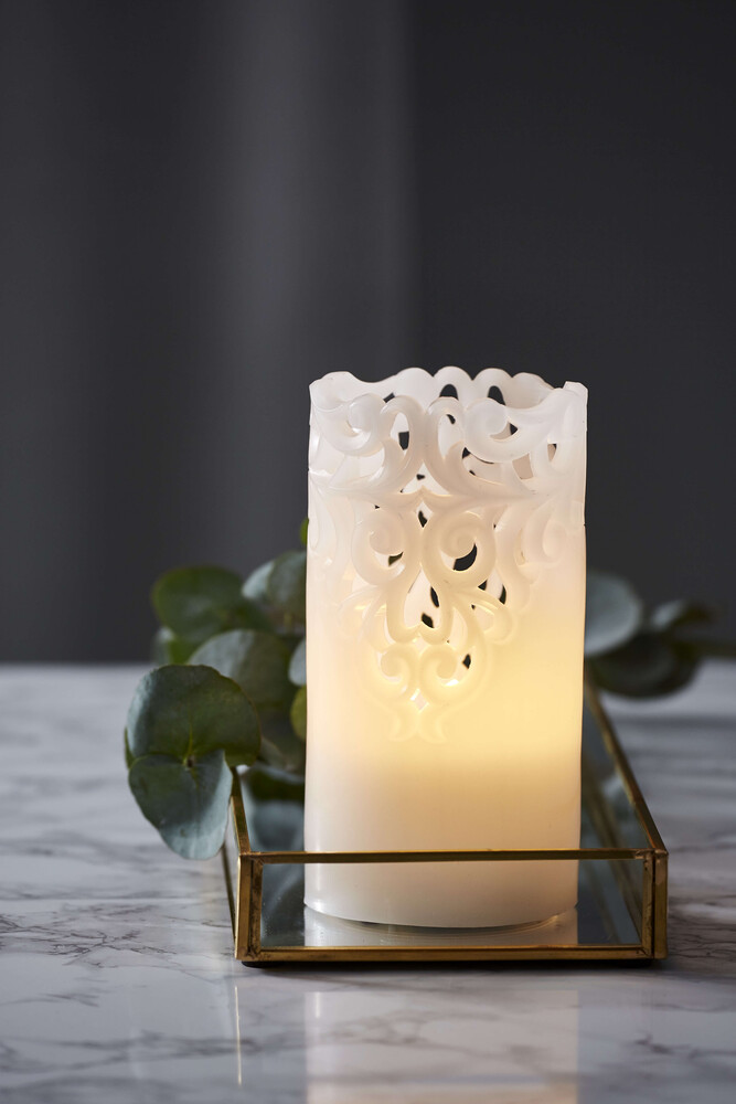 Weiße LED Kerze mit Rankendesign von Star Trading