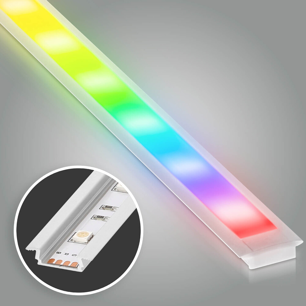 Exklusive silberne LED Leiste von LED Universum mit 30 leuchtenden RGB LEDs pro Meter