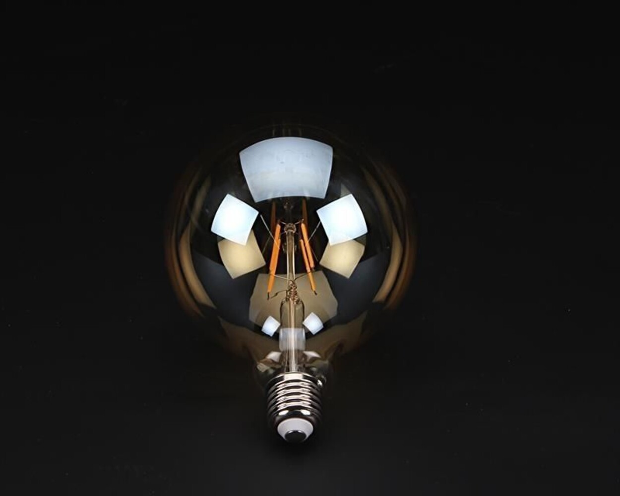 Schönes unglaublich warmes Filament-Leuchtmittel von der Marke Deko-Light