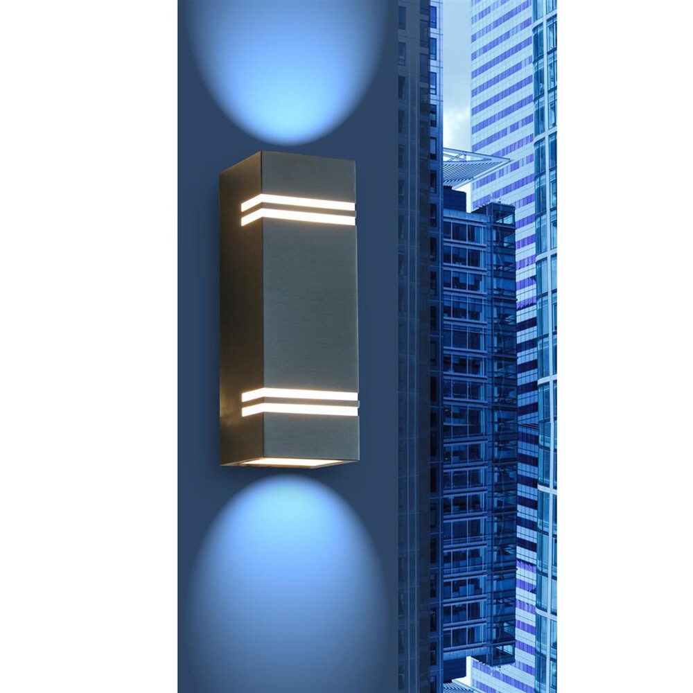 Elegante, moderne Außenwandleuchte ECO-LIGHT mit LED-Leuchtmitteln und markantem STRIPES Design