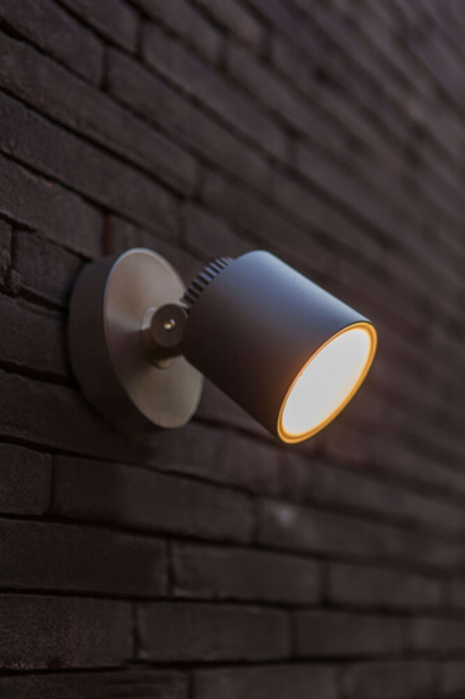 Hochwertige LED Außenwandleuchte EXPLORER von ECO-LIGHT, die jede Hauswand stilvoll in Szene setzt