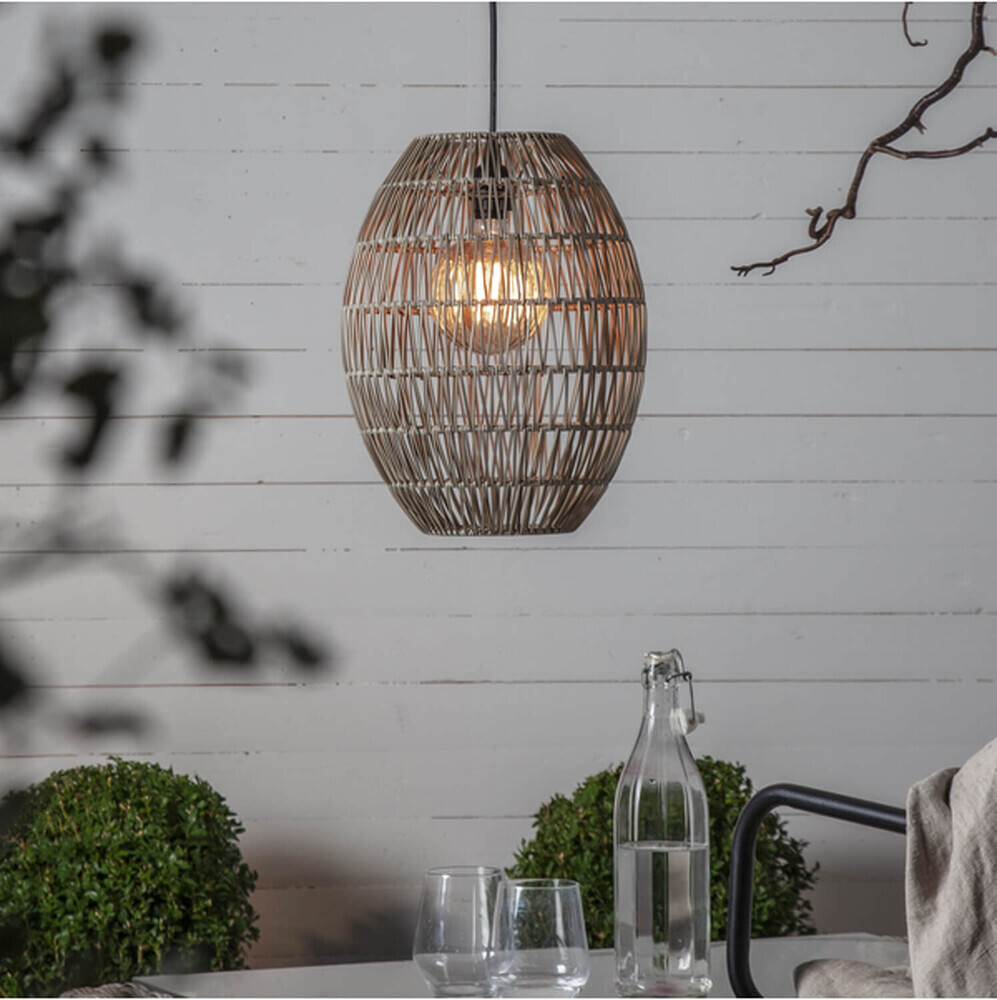 Elegantes und robustes Design eines Lampenschirms in beige Farbe von Star Trading für Outdoor-Nutzung