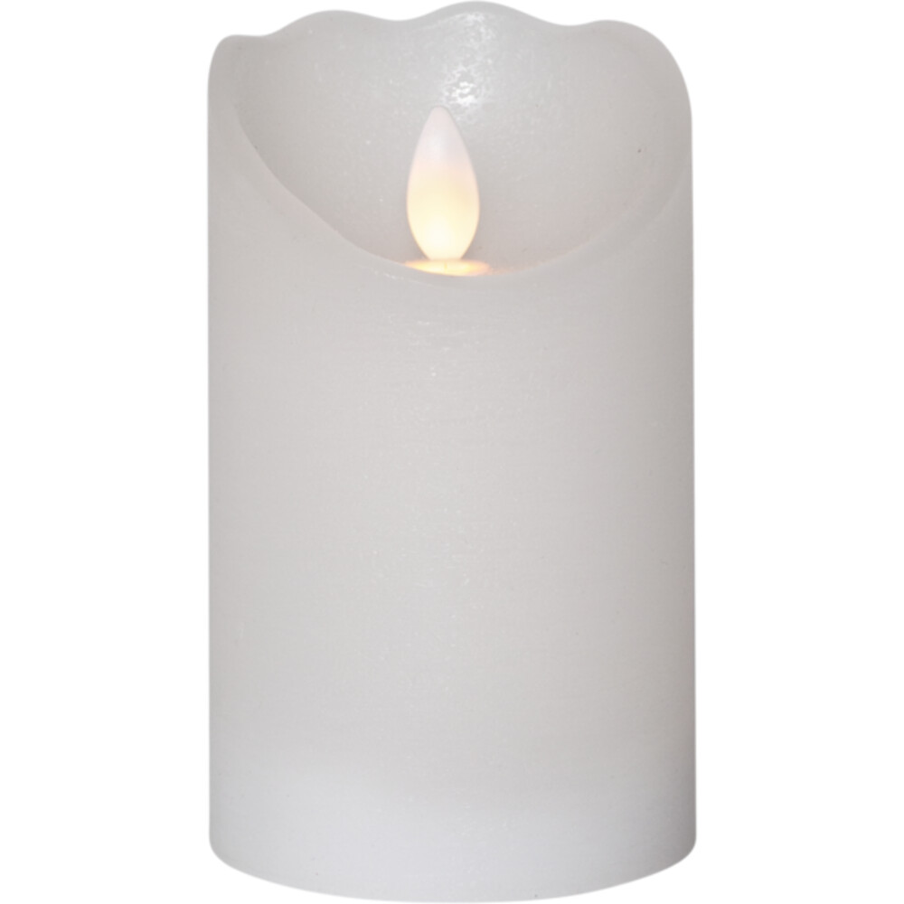 Weiße, schimmernde LED Kerze von Star Trading mit flackernder Flamme und integriertem Timer