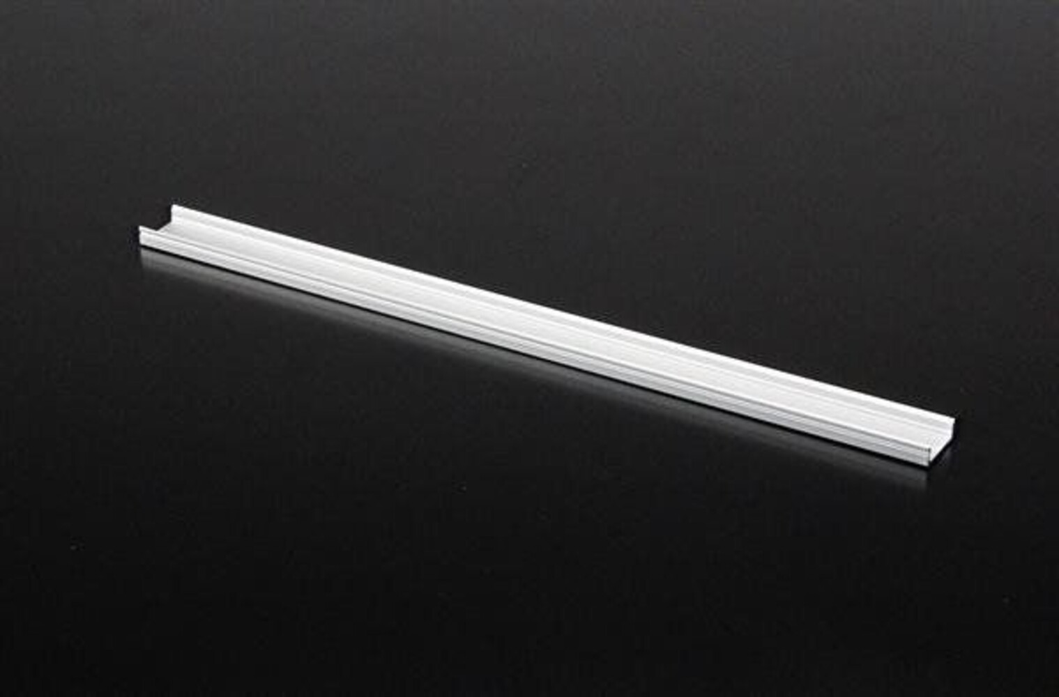 Fantastisches flaches LED-Profil in Silber matt von Deko-Light