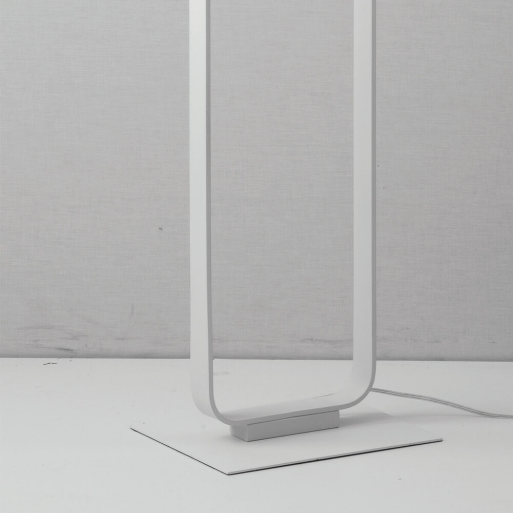 Elegante Stehlampe von der Marke ECO-LIGHT in modernem Design