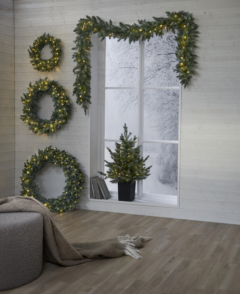 Graugrüner, leuchtender Weihnachtskranz von Star Trading mit warm-weißen LED-Lichtern, Outdoor geeignet mit integriertem Timer