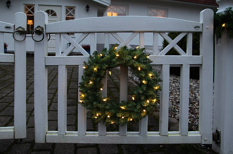 Rustikaler Weihnachtskranz mit warm-weißen LEDs von Star Trading