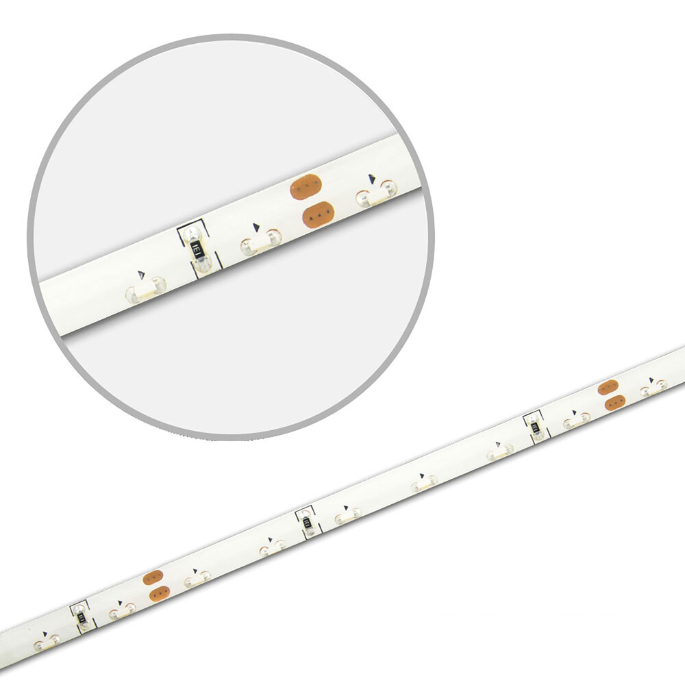 Seitenblick auf den hochwertigen ISOLED flexiblen LED-Streifen, der warmweißes Licht ausstrahlt