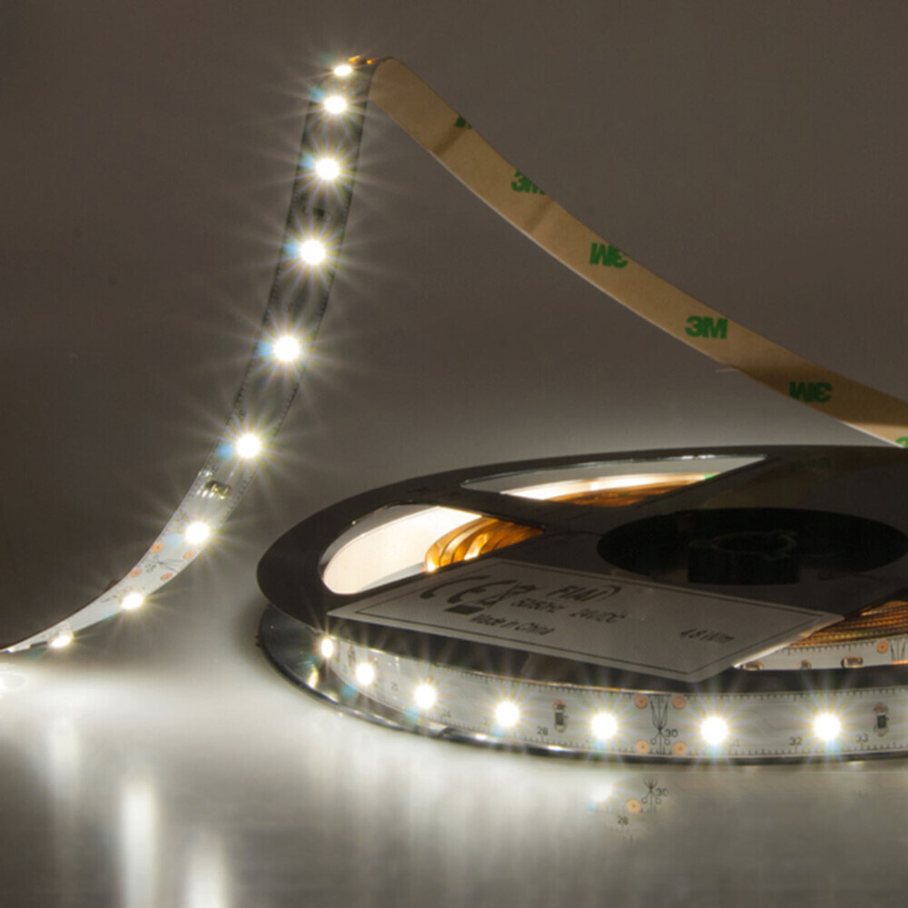 Hochwertiger und neutralweißer LED Streifen von Isoled, flexibel und energiesparend