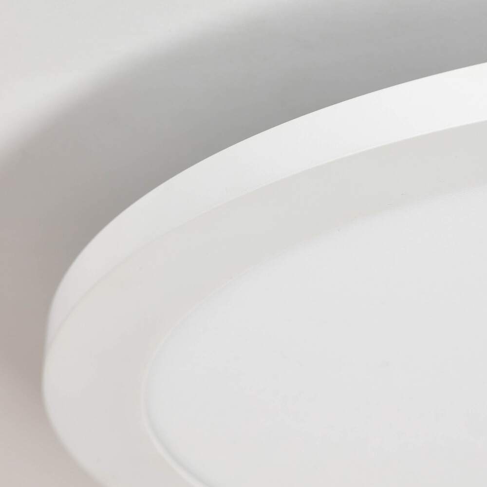 Weißes LED Paneel zur Deckenaufbau von Brilliant