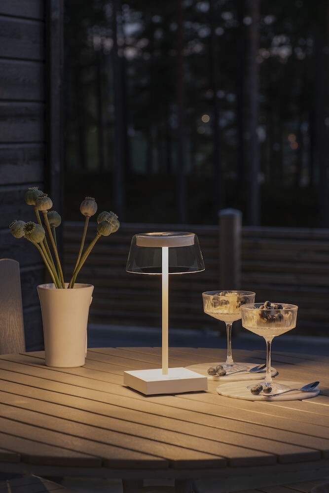Elegante, dimmbare Scilla LED Tischleuchte in Weiß von Konstsmide, ideal für jedes Wohnambiente